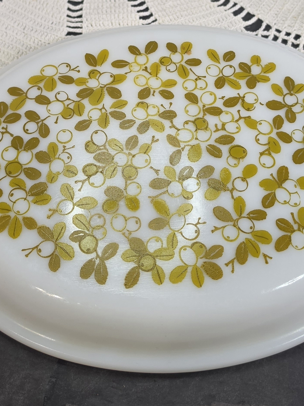 Vintage PYREX Olive Pattern Oval Divided Casserole Serving Dish Lid ONLY - Picture 3 of 6